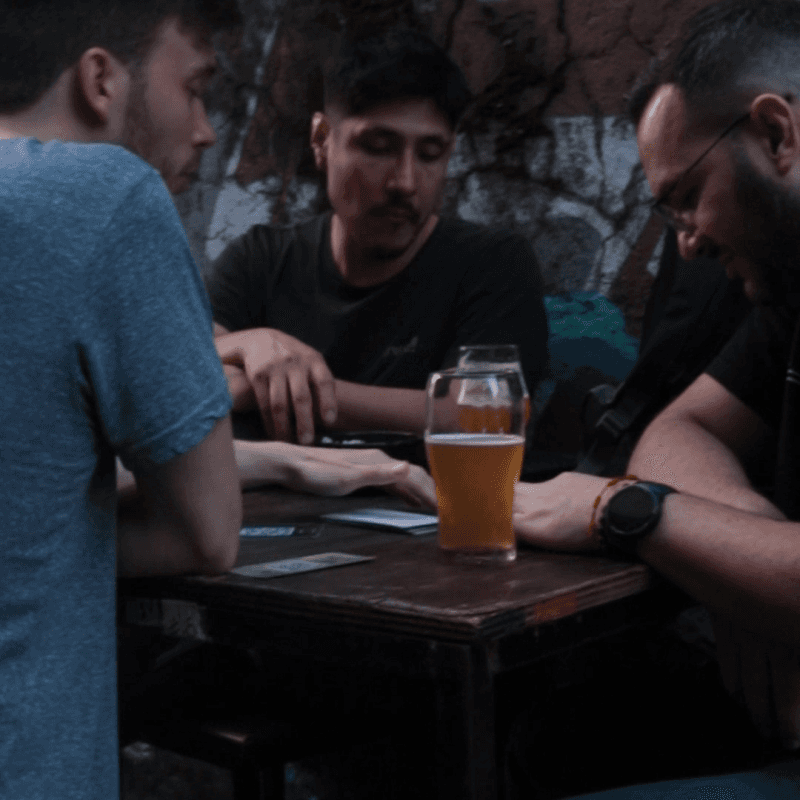 Amigos jugando a El Negocio del Fútbol (6)